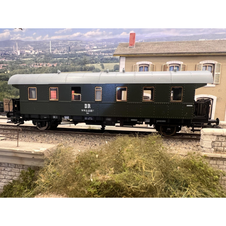 Roco 4 - Voiture voyageur 3e Cl - type BAAI - DR - H0