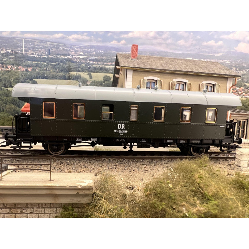 Roco 4 - Voiture voyageur 3e Cl - type BAAI - DR - H0