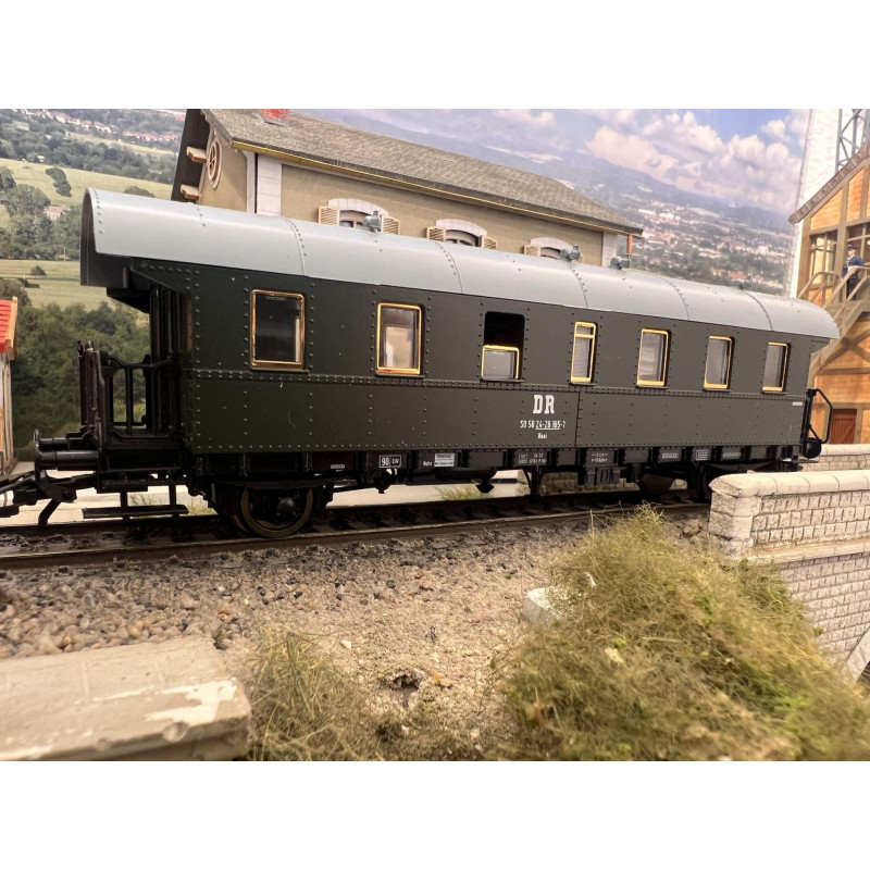 Roco 4 - Voiture voyageur 3e Cl - type BAAI - DR - H0
