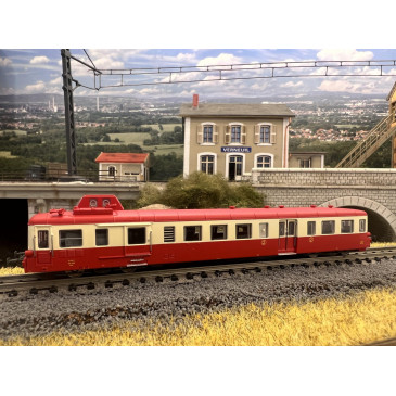 Trains160 - 16 067- Autorail diesel Picasso XBD 3845 - Chanlindrey rouge/crème/toit rouge SNCF 2e Cl. Bordeaux Ep. IV - N