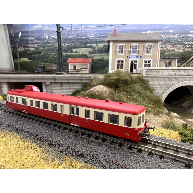 Trains160 - 16 067- Autorail diesel Picasso XBD 3845 - Chanlindrey rouge/crème/toit rouge SNCF 2e Cl. Bordeaux Ep. IV - N
