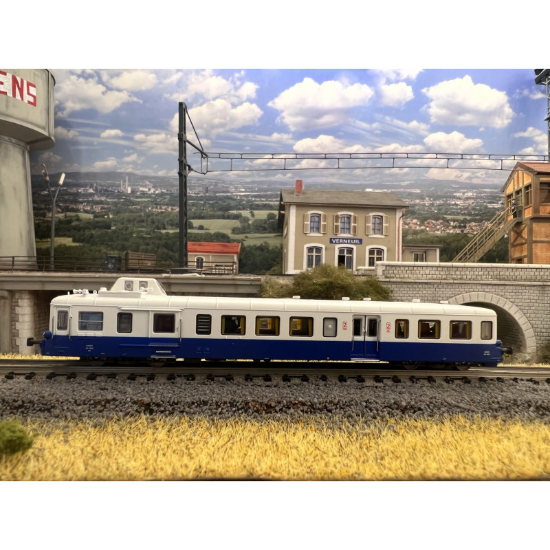 Trains160 - 16 068 - Autorail diesel Picasso XBD 93953 Bleu/blanc SNCF 2e Cl. Sotteville Ep. IVa - N