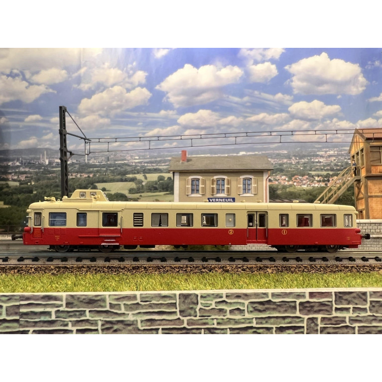 Trains160 16061 - X3922 Autorail Picasso rouge/crème- Nice - 1ère & 2ème classe - N - Ep III