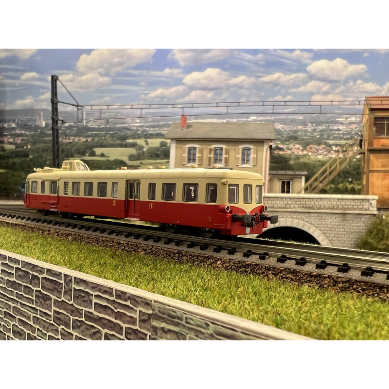 Trains160 16061 - X3922 Autorail Picasso rouge/crème- Nice - 1ère & 2ème classe - N - Ep III