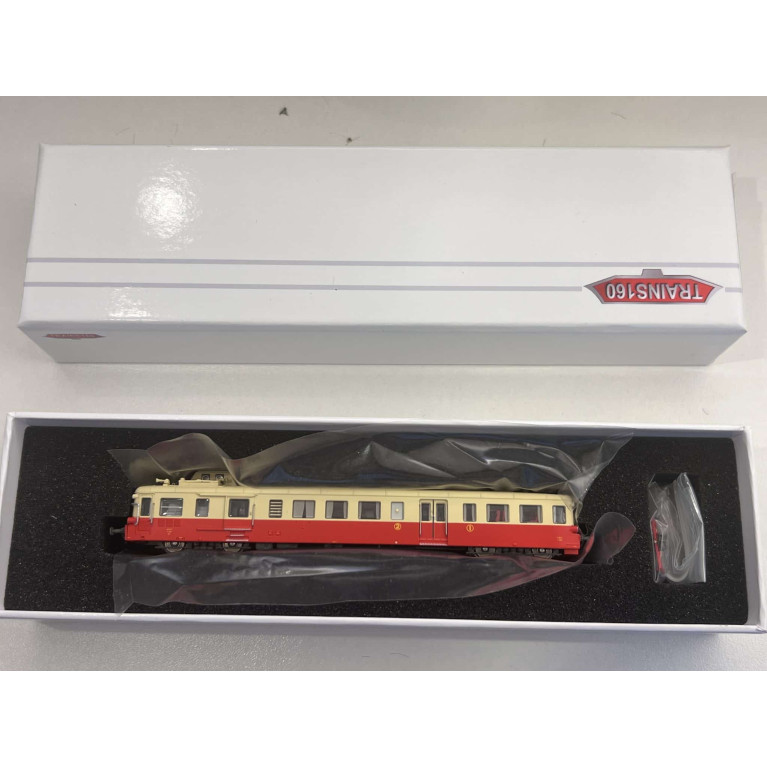 Trains160 16061 - X3922 Autorail Picasso rouge/crème- Nice - 1ère & 2ème classe - N - Ep III