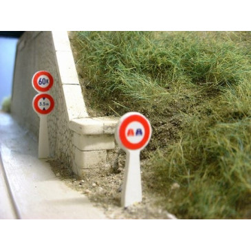 Panneaux routiers anciens époque II vapeur HO