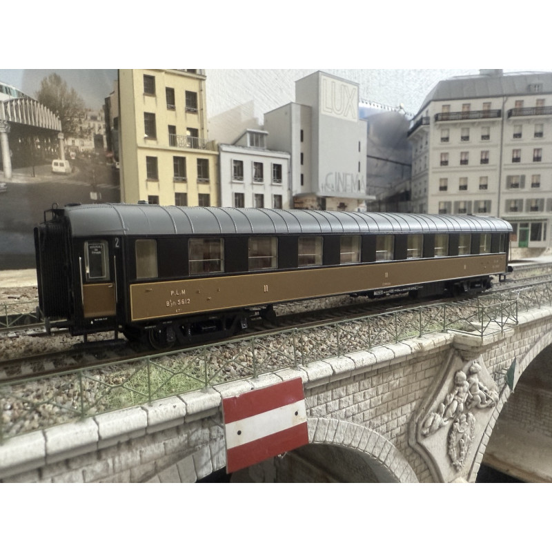 Models World MW-40 927 voiture voyageurs B9yfi, Havane, noir, filets jaunes, Ep IIb, H0