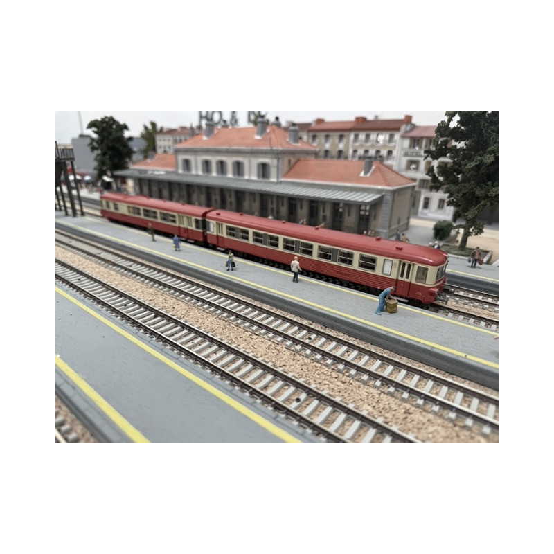 LS Models 10 039 Autorail EAD X4687 + XR8684, Lyon-Vaise, Sncf, analogique, Ep. IV, H0