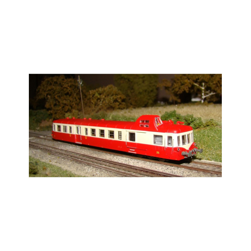 TRAINS160 16067 Autorail PICASSO XBD 3845 SNCF 2ème classe époque III