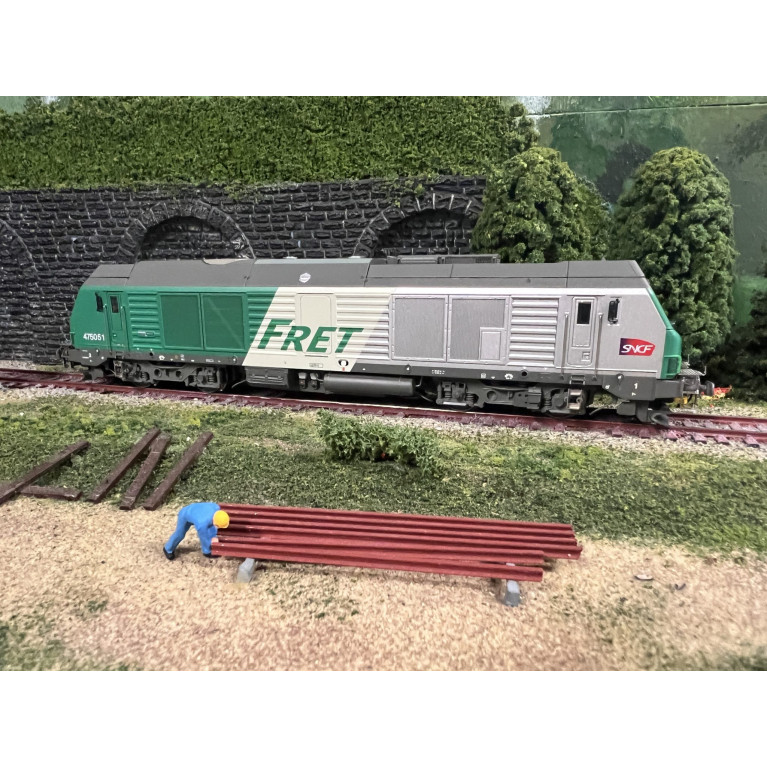 Oskar 1550 locomotive diesel BB 475051 FRET dépôt Avignon - ep VI - H0