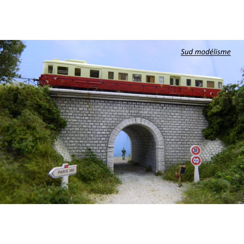 PN SUD MODELISME 8779-C    HO: Complément de 10 poteaux Michelin de direction