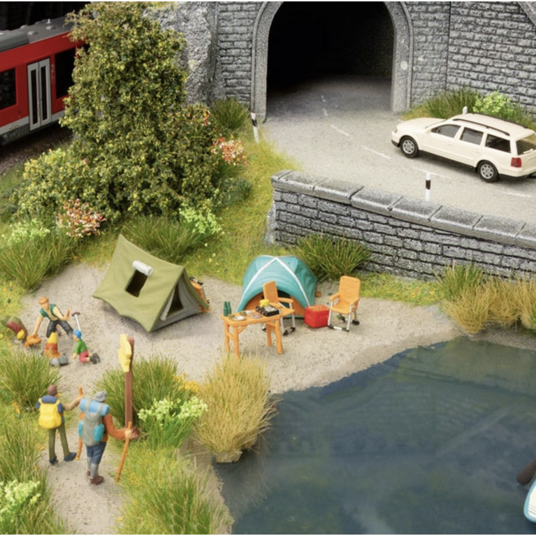 Noch 16201 - Set de 4 figurines + accessoires thème Camping-HO 1/87-