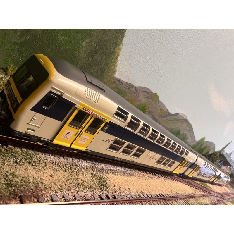 ViTrains 1124 Set de 3 voitures voyageurs VB2N SNCF, livré fuscia Nord Pas de Calais, Logo casquette, H0