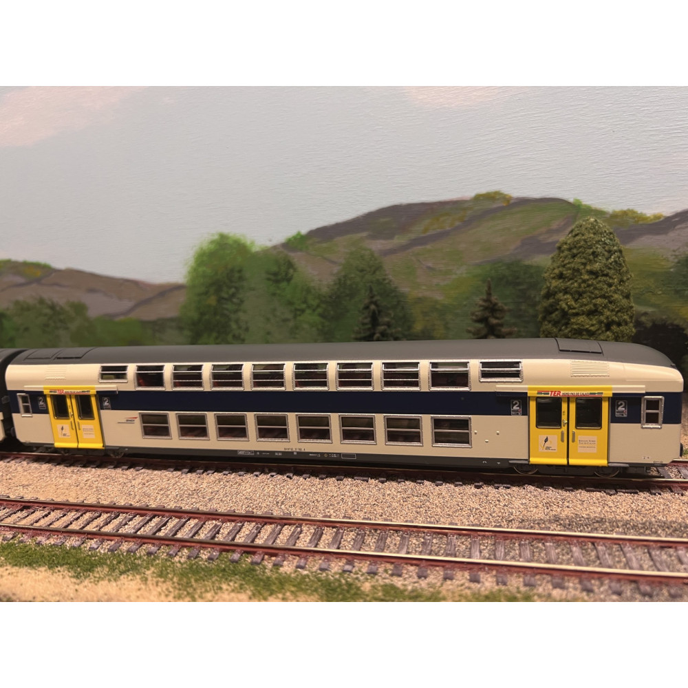 ViTrains 1124 Set de 3 voitures voyageurs VB2N SNCF, livré fuscia Nord Pas de Calais, Logo casquette, H0