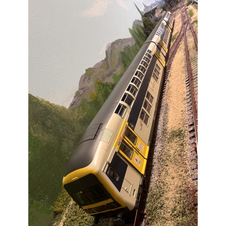 ViTrains 1124L Set de 3 voitures voyageurs VB2N SNCF, livré fuscia Nord Pas de Calais, Logo casquette, avec éclairage - H0