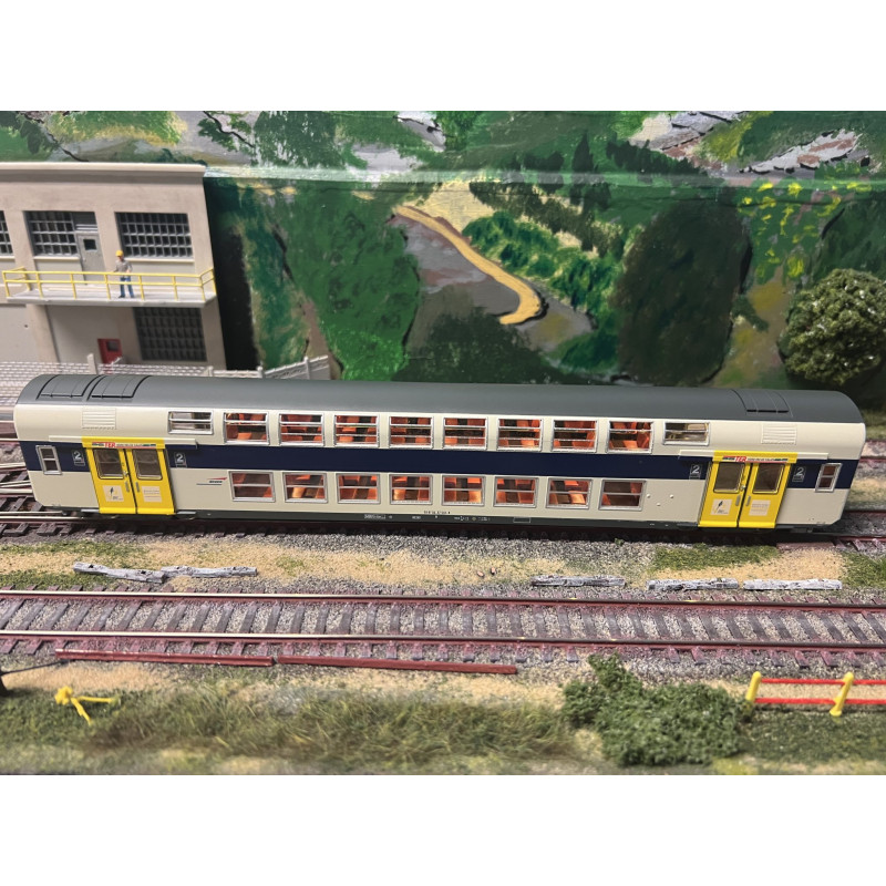 Vitrains 3215L voiture 2ème classe  livrée Nord-Pas-de-Calais éclairage intérieur, H0