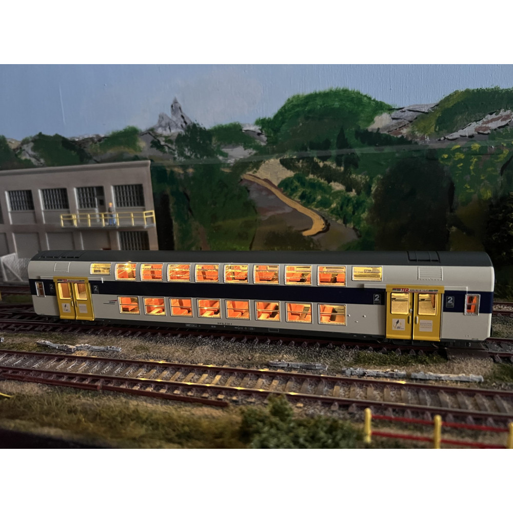 Vitrains 3215L voiture 2ème classe  livrée Nord-Pas-de-Calais éclairage intérieur, H0