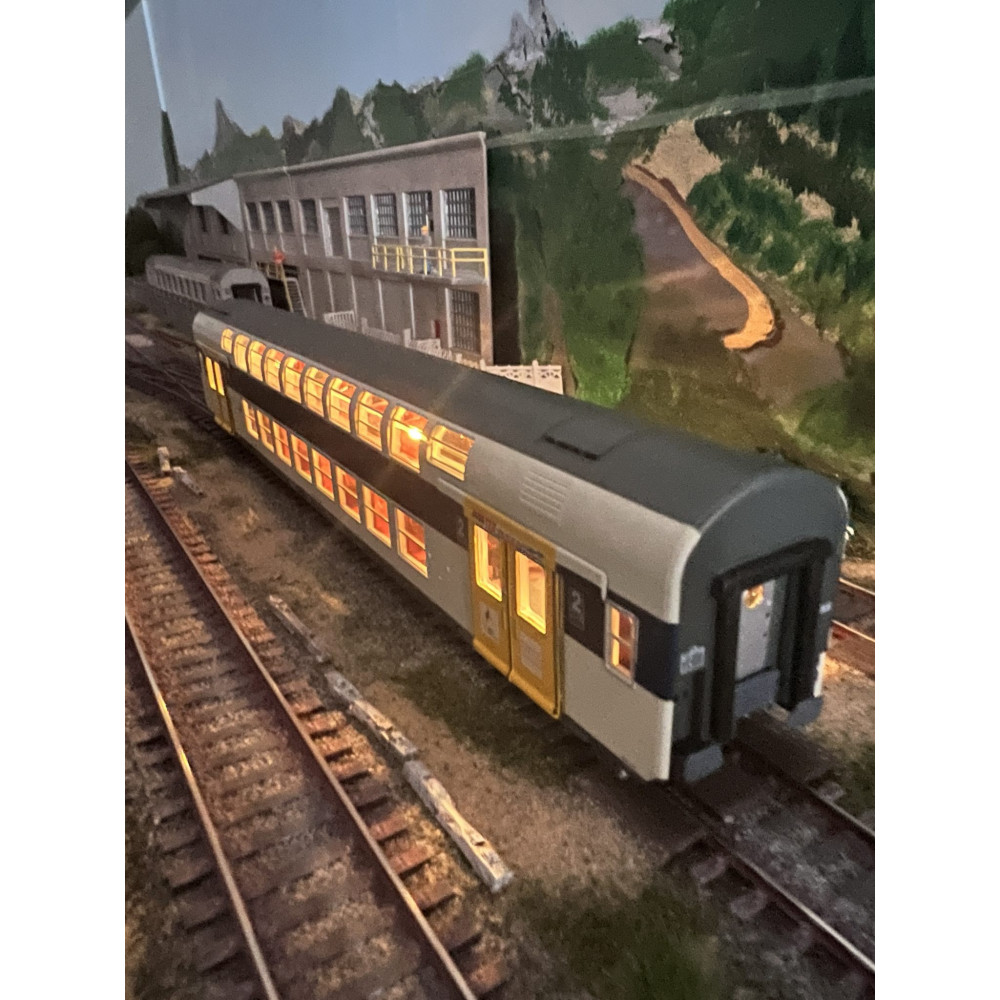 Vitrains 3215L voiture 2ème classe  livrée Nord-Pas-de-Calais éclairage intérieur, H0