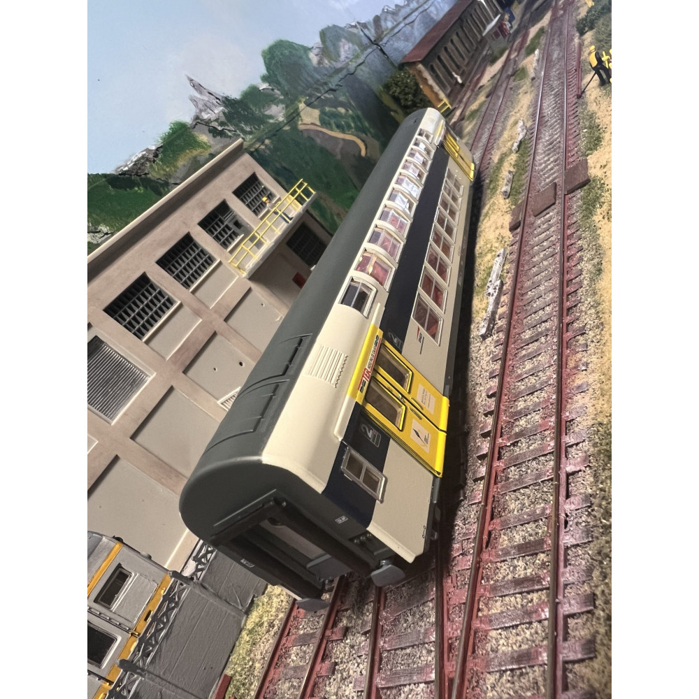 Vitrains 3215L voiture 2ème classe  livrée Nord-Pas-de-Calais éclairage intérieur, H0