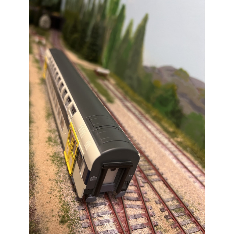 Vitrains 3215 voiture 2ème classe  livrée Nord-Pas-de-Calais, H0