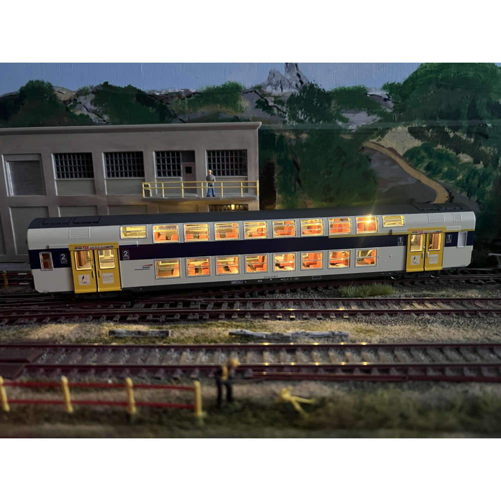 Vitrains 3214L voiture 2ème classe  livrée Nord-Pas-de-Calais, H0