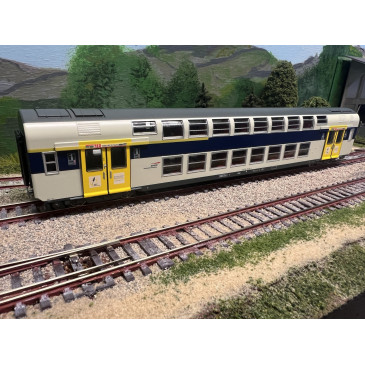 Vitrains 3214 voiture 1ère et 2ème classe  livrée Nord-Pas-de-Calais, H0