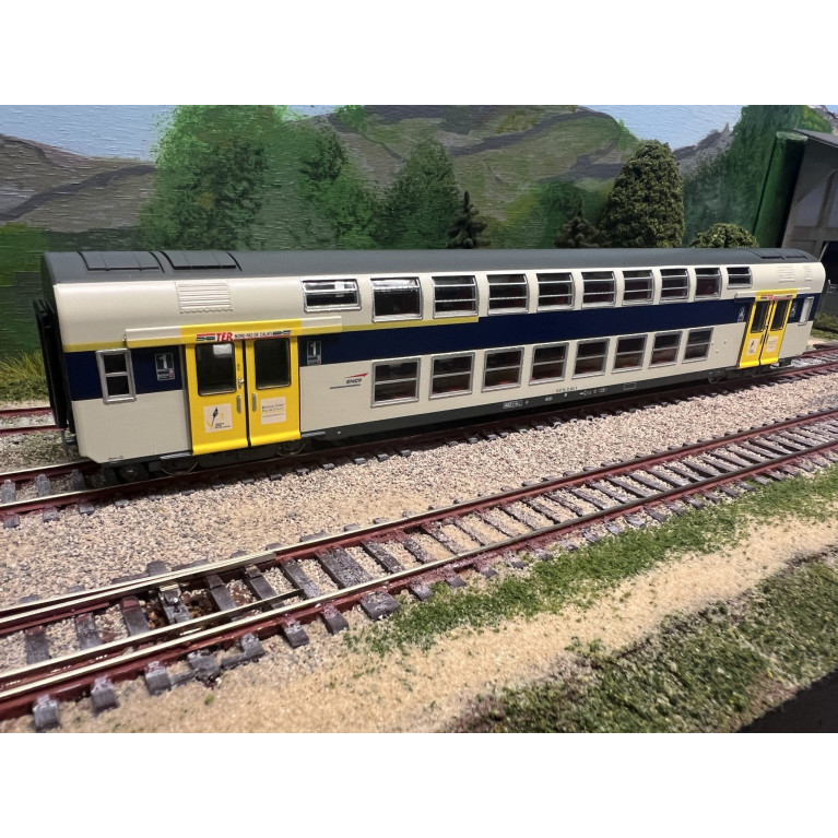 Vitrains 3214 voiture 1ère et 2ème classe  livrée Nord-Pas-de-Calais, H0