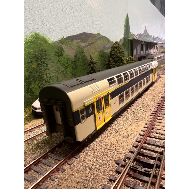 Vitrains 3214 voiture 1ère et 2ème classe  livrée Nord-Pas-de-Calais, H0