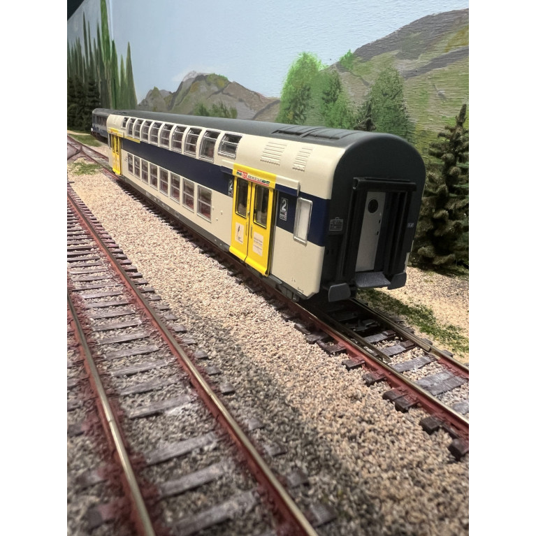 Vitrains 3214 voiture 1ère et 2ème classe  livrée Nord-Pas-de-Calais, H0