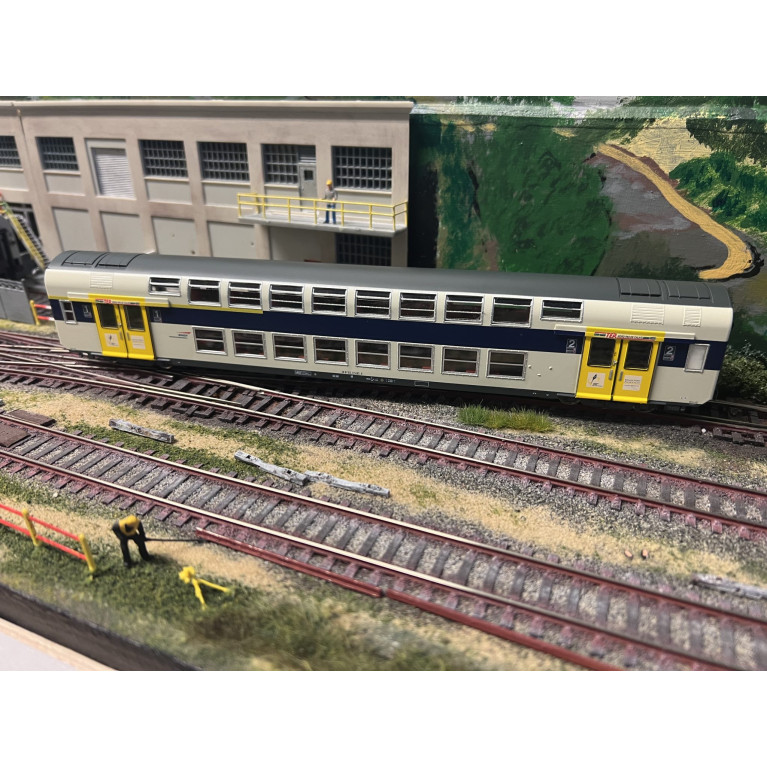 Vitrains 3214 voiture 1ère et 2ème classe  livrée Nord-Pas-de-Calais, H0