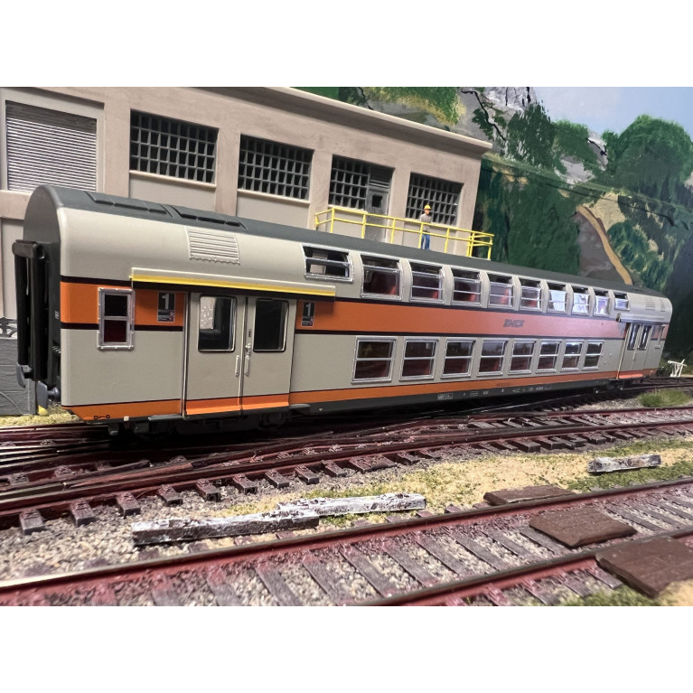 Vitrains 3161 voiture 1ère et 2ème classe logo SNCF encadré gris, H0