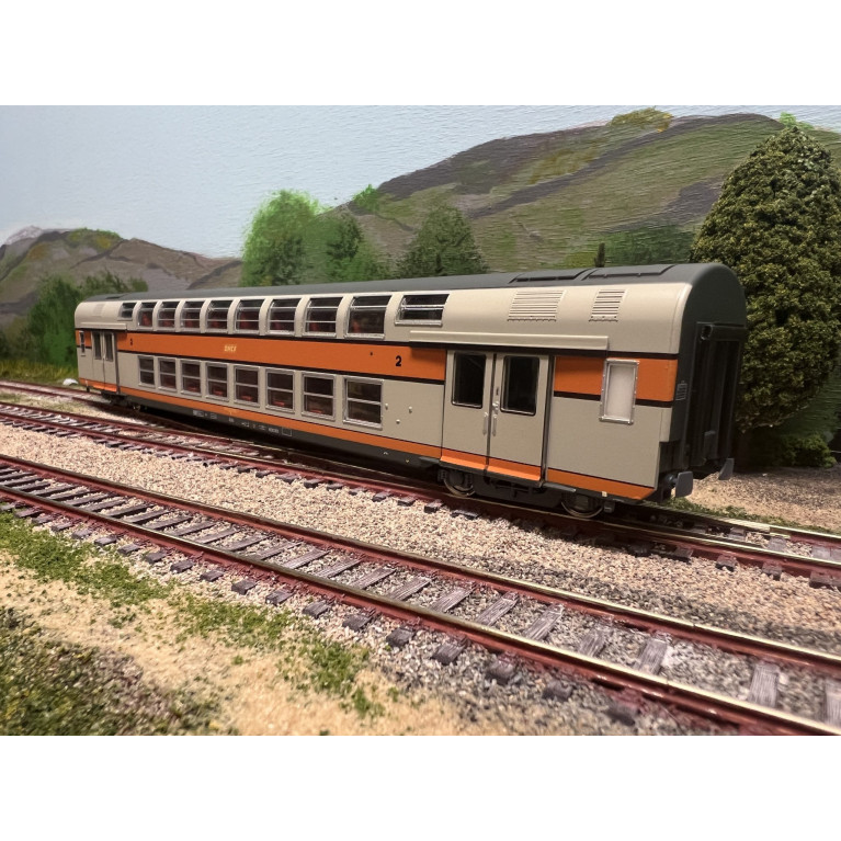 Vitrains 3160 voiture 2ème classe logo SNCF encadré jaune, H0