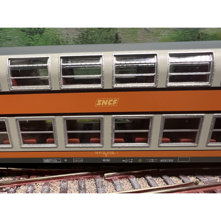 Vitrains 3160 voiture 2ème classe logo SNCF encadré jaune, H0